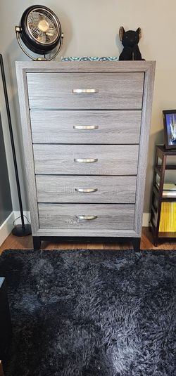 5 Drawer Wood Dresser