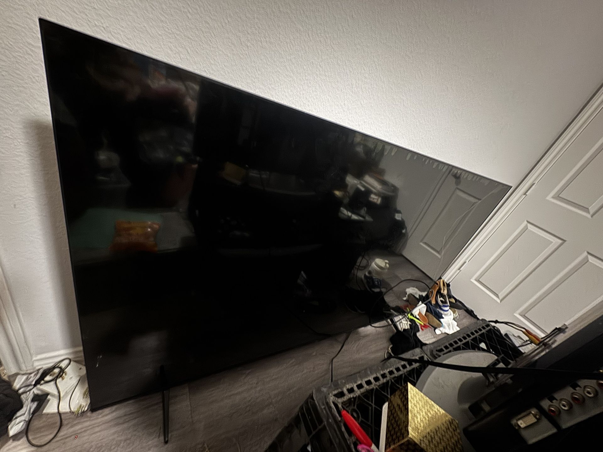 20$ Today Only—75” TCL  Roku Flatscreen Smart TV For parts  6 Months Old 