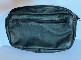 Traveling leather pouch