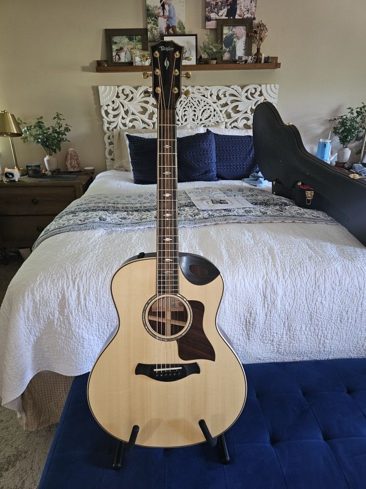 Taylor 816ce "Builders Edition" acoustic Electric Guitar (Hardshell Case Included)