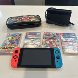 Nintendo Switch Plus 4 Games & Travel Case