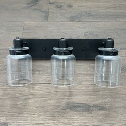 BATHROOM LIGHT 3 LIGHT FIXTURE