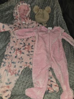Longe sleeve winter onesies 3-6 months,  Beanie