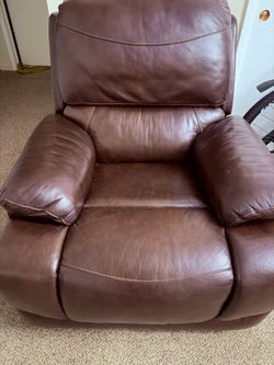 Brown Leather Manual Recliner – Comfortable & Sturdy