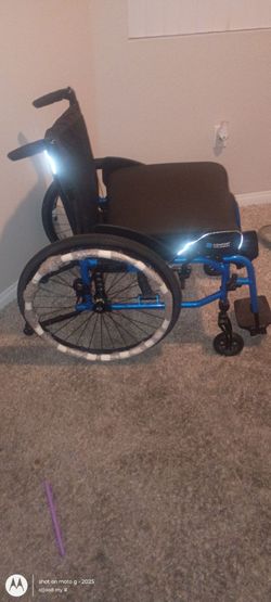 TILITE  X - DETACHABLE LIGHT  WEIGHT SPORT WHEELCHAIR..