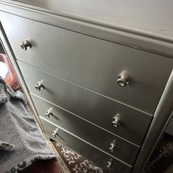 Queen Bedroom Set 350 Or Best Offer