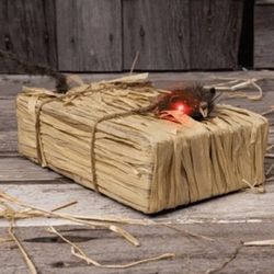WALKING N LIGHT UP ANIMATED RAT IN HAYSTACK HALLOWEEN DECORATION 