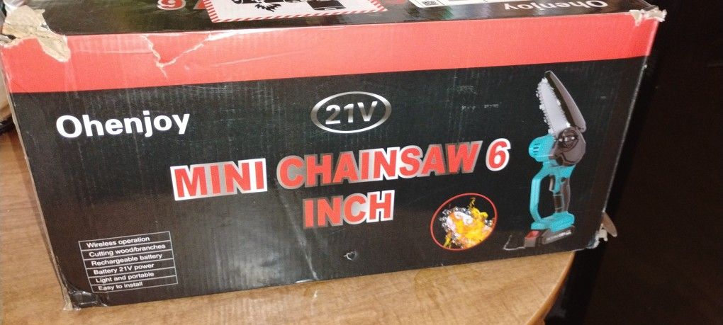 21v 6" Mini Chainsaw Bundle