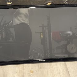 50 Inch Samsung Plasma TV With Wall Mount