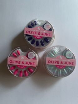 Olive & June Press-On Nails Set, Chrome & Pearl Instant Mani Nails, Modern Beauty Accessories Bundle