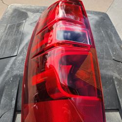 07-14 Suburban Tahoe Chevrolet Taillight