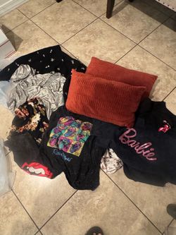 Clothes Free (pending pickup)