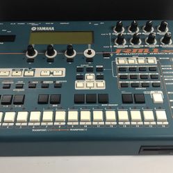 Yamaha Rm1x Music Sequencer Drum Machine Synthesizer Rm 1 X