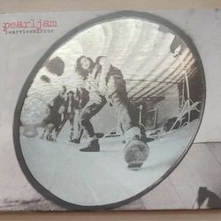PEARL JAM - Rearviewmirror: Greatest Hits 1(contact info removed) 2 disc CD set w/ booklet Rearview Mirror