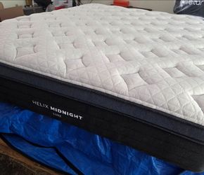 Helix Luxe Midnight Queen Mattress