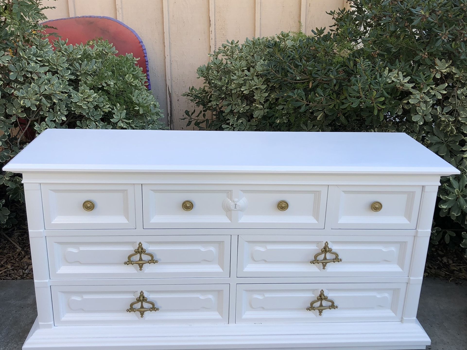 Beautiful Vintage Bedroom Dresser Set