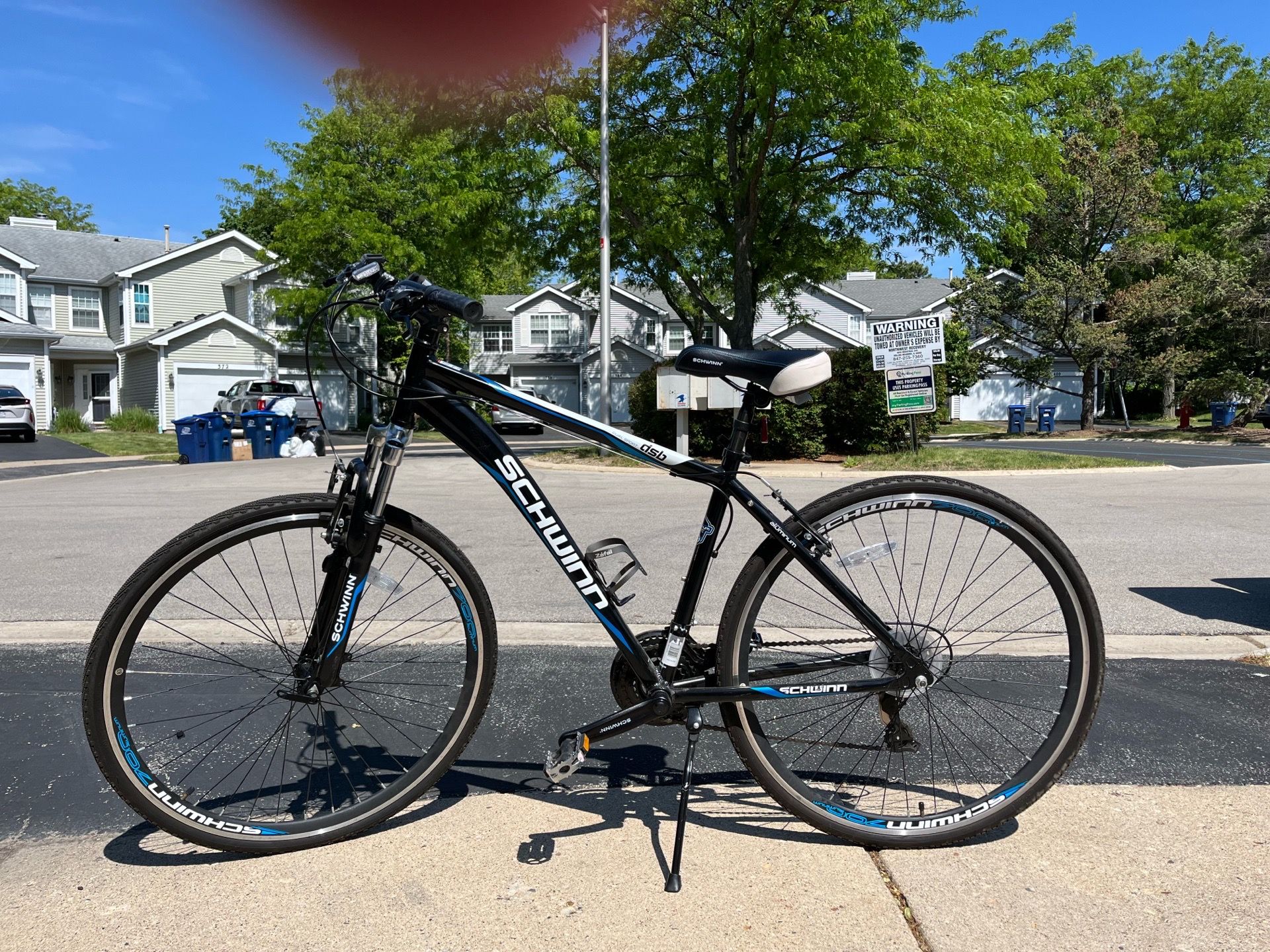 Men’s Schwinn bicycle