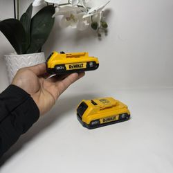 Dewalt (2) 2ah Batteries 20v  