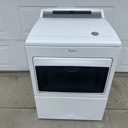  BEAUTIFUL WHITE WHIRLPOOL GAS DRYER IN GOOD CONDITION 