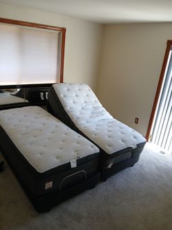Beauty Rest adjustable bed