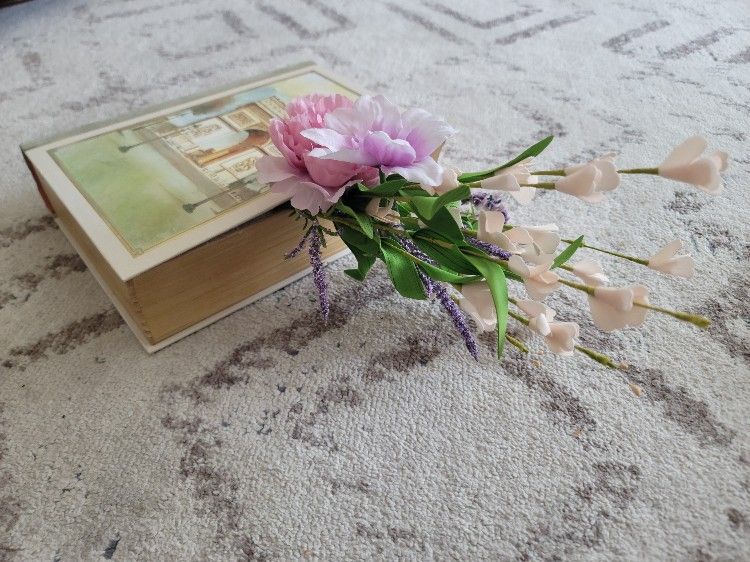 Decorative Centerpiece Book With Flowers