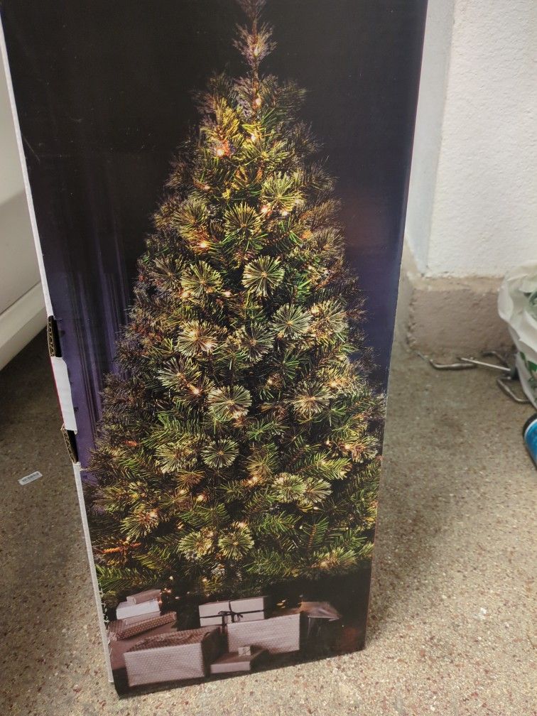 Brand New Pre lit Faux Xmas Tree