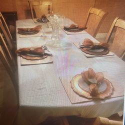 Very Nice Dining Room Table Set ,wood Like New