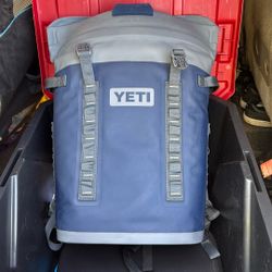 Yeti Hopper M20 Soft Backpack Cooler Blue