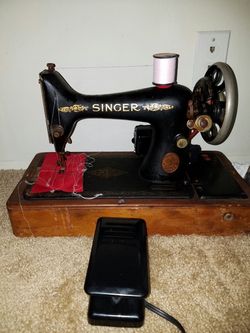 1925 Singer sewing machine