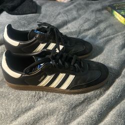 Black Sambas SIZE 10