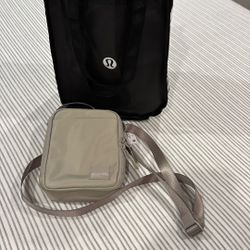 Crossover lululemon  Beige And Bags 