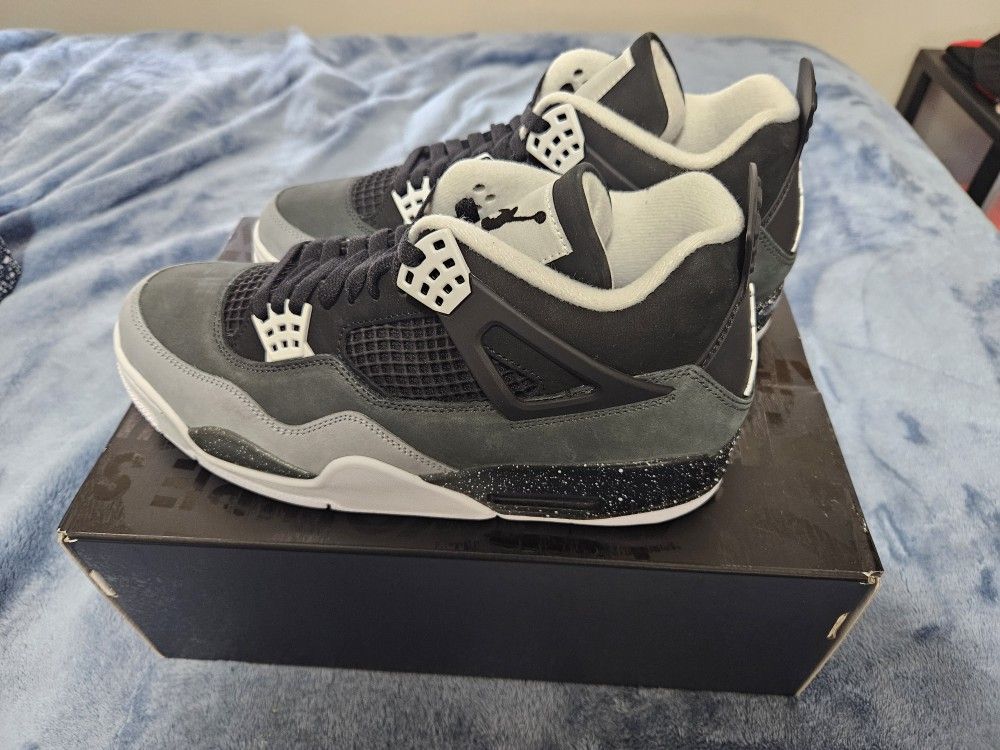 Air Jordan 4 Retro