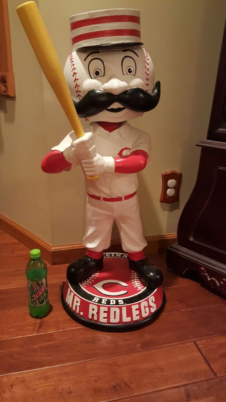 CINCINNATI REDS ( MR. REDLEGS ) 36"/ 3FT BOBBLEHEAD