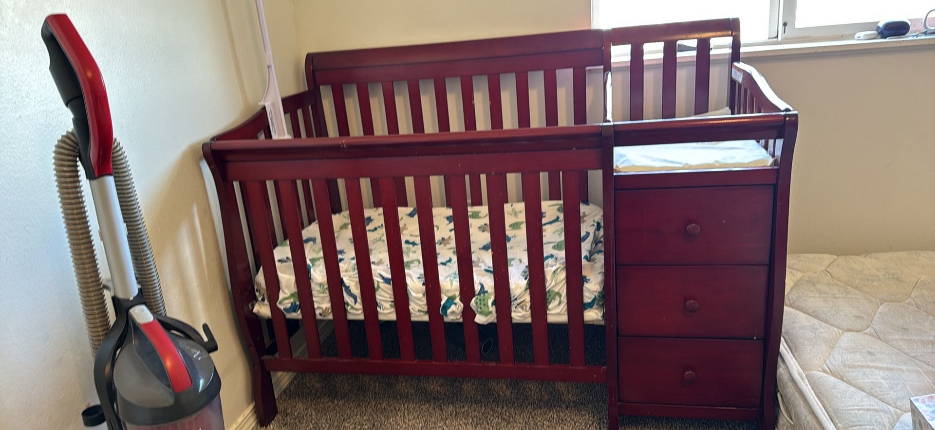 Crib with Changing Table And Drawers