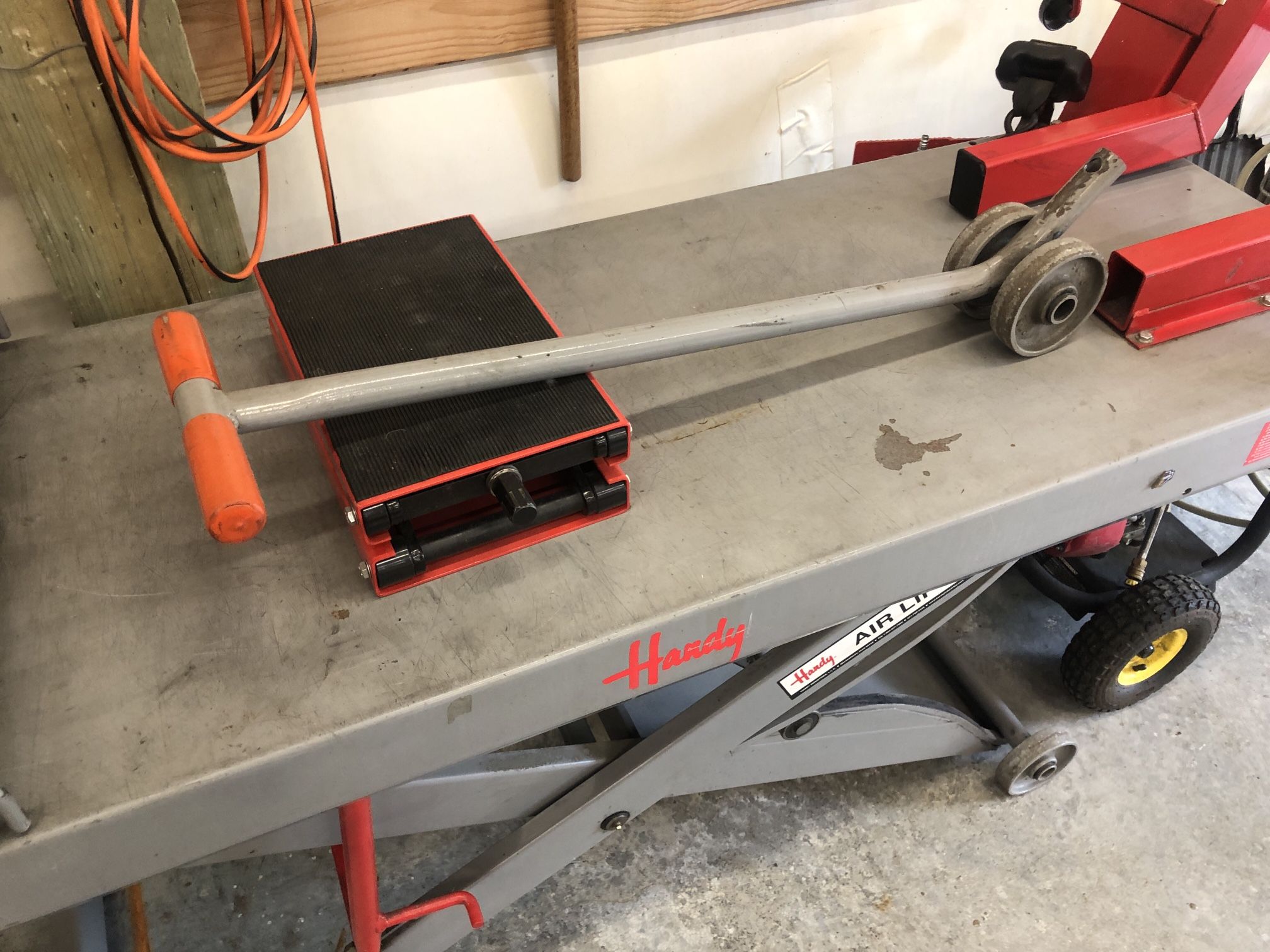 Handy Motorcycle Lift Table