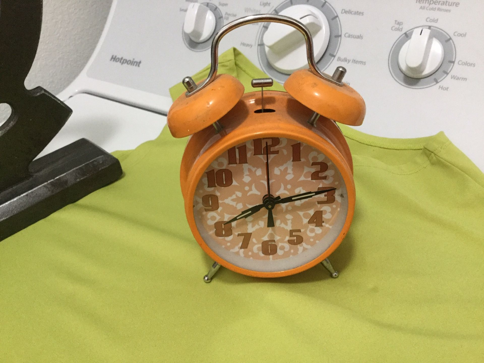 Cute working alarm clock. Perfect!