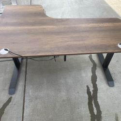 Automatic Raise-able Desk 