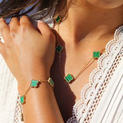 Green Van Cleef 7 Clover Necklace Bracelet Set