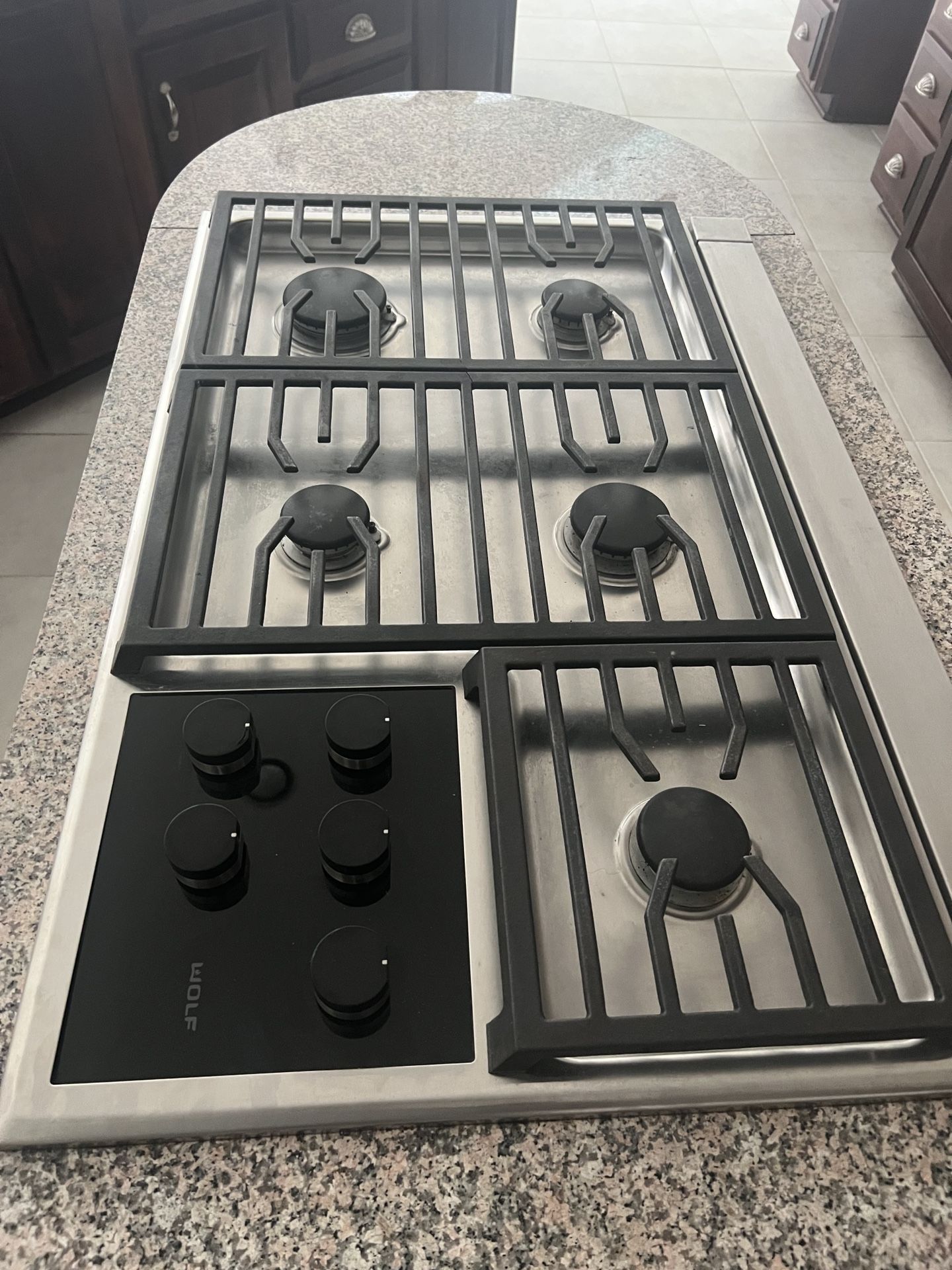 Wolf 36" Transitional Gas Cooktop - 5 Burners