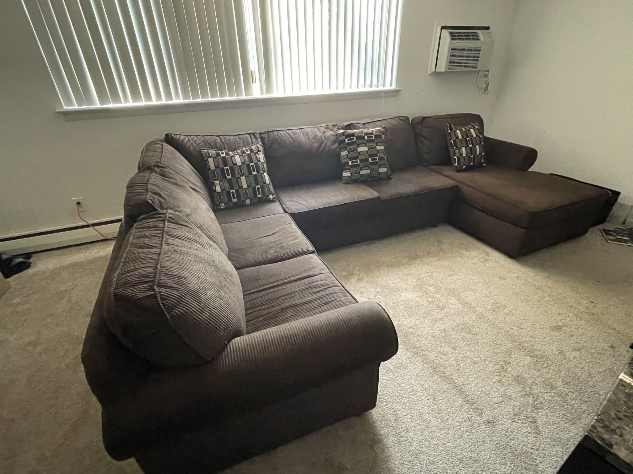 U Shaped Sectional- Must Go 6/7