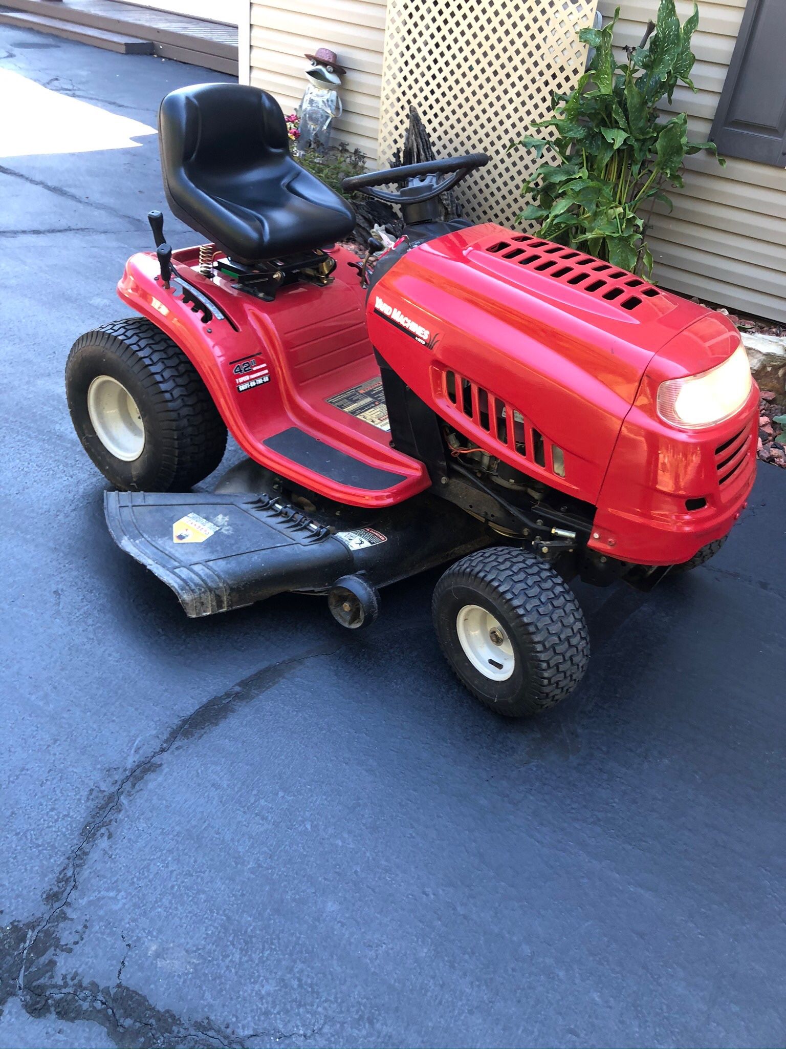 YardMachine Riding Mowrr