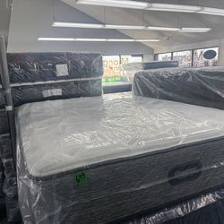 QUEEN SIZE SIMMONS BEAUTYREST HARMONY LUX (MEDIUM) MATTRESS & BOX SPRING BED SET