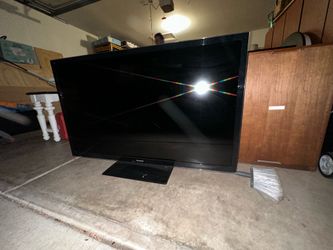 This is a Panasonic VIERA TC-55LE54, a 55-inch LED LCD Smart TV