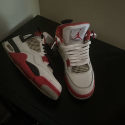 Jordan 4s Fire Red (NO BOX)