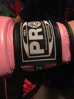 Pro boxing gloves