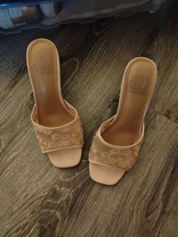 DV POWDER PINK HEELS
