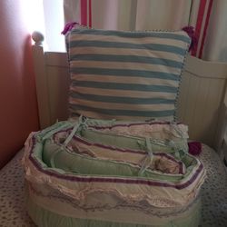 Pottery barn Bumper And Big Decor Pillow In New Condition 