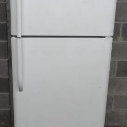 Whirlpool 30" Top Freezer Refrigerator (18 cu. ft.) - White - FFTR1814QW0 - "Works Great"