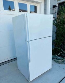Larger capacity refrigerator with great working conditions