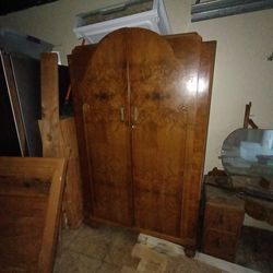 FREE Wardrobe